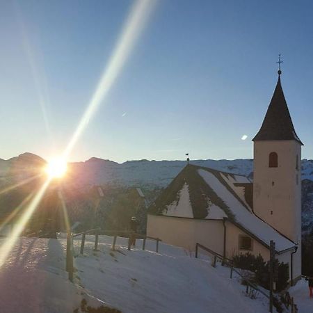 Ciasa Wallis Badia  Exteriör bild